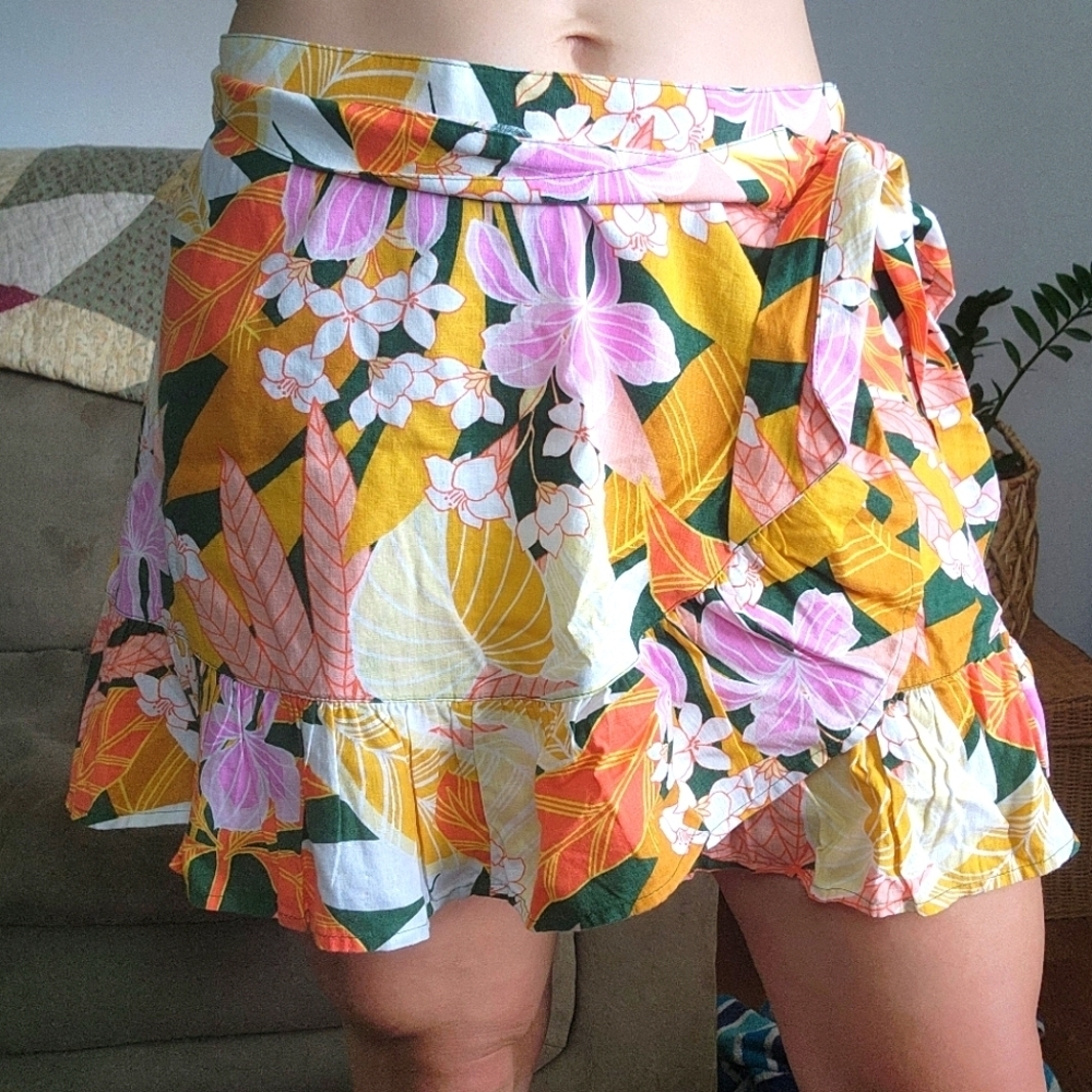 Aerie Floral Wrap Mini Skirt size Large